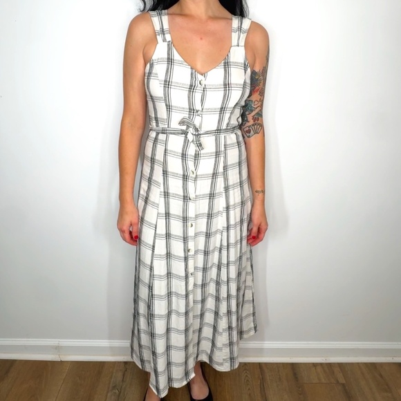 Weekend Los Angeles Plaid Midi Dress 🤍🖤 - Medium - Picture 2 of 6